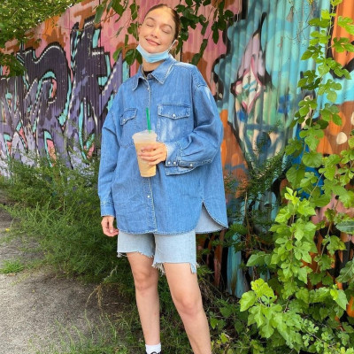 Denim on denim: Κάν' το όπως η Gigi Hadid και υιοθέτησε την πιο hot τάση όλων των εποχών