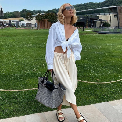 Ιδρώνεις πολύ; 5 fashion hacks που θα σε σώσουν στον καύσωνα