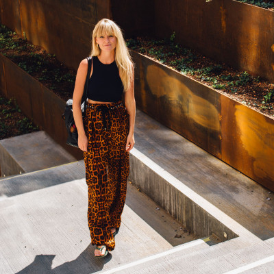 Το ιδανικό ρούχο για εσένα που δεν τρελαίνεσαι για φορέματα το καλοκαίρι (ούτε και στον καύσωνα)