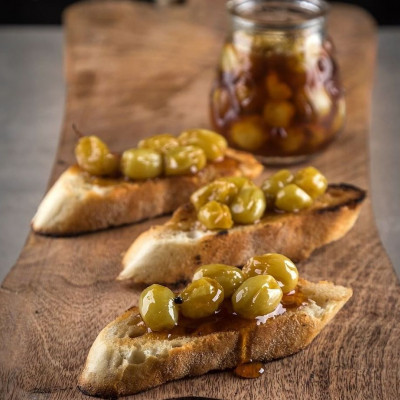 Άκης Πετρετζίκης: Γλυκό του κουταλιού σταφύλι