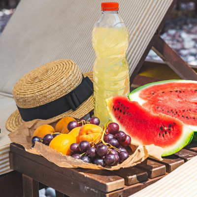 Ήλιος και γήρανση: Με ποιες τροφές θα προστατευθείτε (εικόνες)