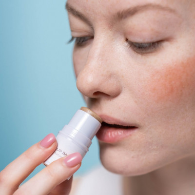 Το lip balm είναι το προϊόν που μπορείς να χρησιμοποιήσεις από την κορυφή ως τα νύχια