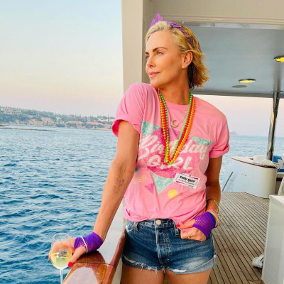 Charlize Theron: Τα γενέθλιά της στην Ελλάδα και το συγκινητικό μήνυμα για τους φίλους της