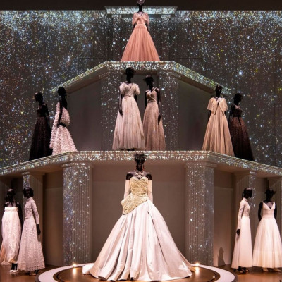 «Christian Dior: Designer of Dreams»: Μία παραμυθένια έκθεση στην Κίνα για την ιστορία του οίκου