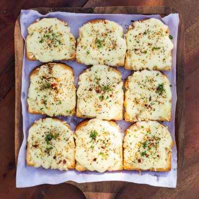 Η viral συνταγή του ΤikTok για τα πιο νόστιμα σκορδόψωμα (video)