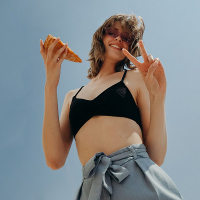 Φοιτητικό σπίτι: Συνταγές που πρέπει να φτιάξεις (vol2)- Παραδοσιακή πίτσα (video)