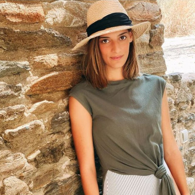 Άγριες Μέλισσες: Η Θεοδοσία ποζάρει με μαγιό και το σώμα της είναι απίστευτα γυμνασμένο