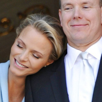 Η ιδιόρρυθμη ιστορία του πρίγκιπα Αλβέρτου και της πριγκίπισσας Charlene του Μονακό