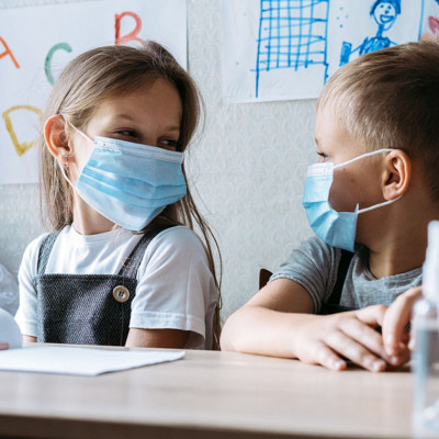 Τι συμβουλεύει το CDC για την επιστροφή στο σχολείο;