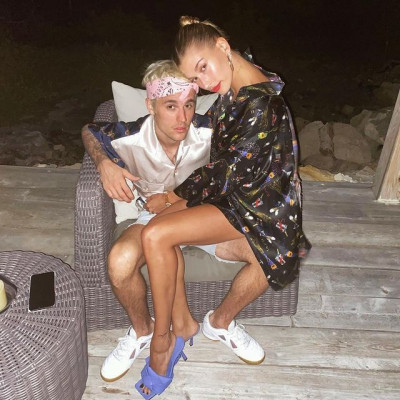 Τους ζηλεύουμε! O Justin και η Hailey με τα πιο WOW matching couple outfits