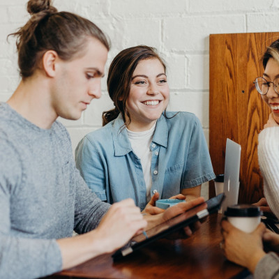 Πρώτη μέρα στη σχολή! Νέα πρόσωπα, νέοι έρωτες και… πώς να ρίξεις τον πιο ωραίο