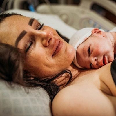 Μετά από 7 χρόνια προσπαθειών και υπογονιμότητας έγινε μητέρα (εικόνες)