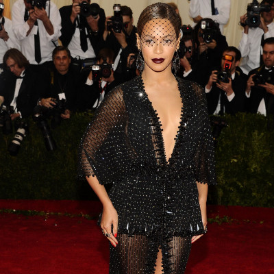 Η Beyoncé έγινε 40 ετών και το γιορτάζουμε με τις πιο σέξι αλλά κομψές της εμφανίσεις