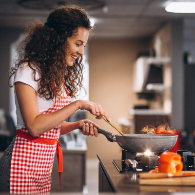 Φοιτητικό σπίτι: 4 tips για να μη βαριέσαι να μαγειρεύεις