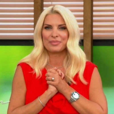 Πρεμιέρα για την Ελένη: Η λαμπερή εμφάνισή της, το υπερπαραγωγή πλατό και τα πρώτα της λόγια!