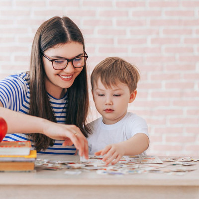 Είκοσι ερωτήσεις που πρέπει να κάνετε στο παιδί σας μετά το σχολείο