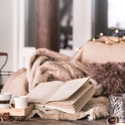 Θα μείνεις σπίτι απόψε; 5 πράγματα που θα σε κάνουν να μην το μετανιώσεις