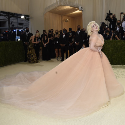 Met Gala 2021: Οι εντυπωσιακές εμφανίσεις στο κόκκινο χαλί που έστρεψαν πάνω τους τα φλας