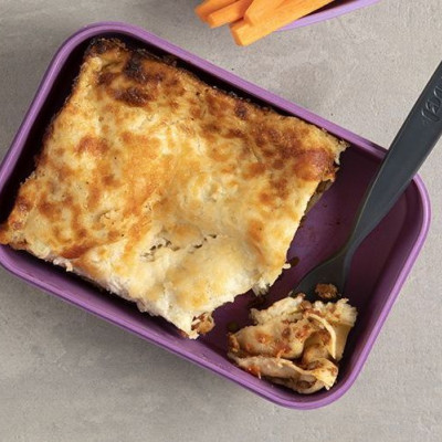 Άκης Πετρετζίκης: Λαζάνια με κιμά και κρυμμένα λαχανικά