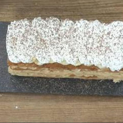 Άκης Πετρετζίκης: Μιλφέιγ (montée) banoffee