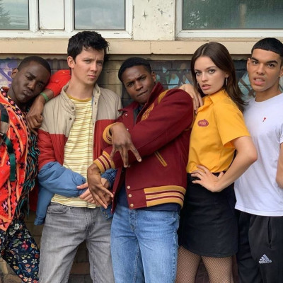 Βλέπεις Sex Education; Το ολοκαίνουριο cast της 3ης σεζόν θα σε ξετρελάνει