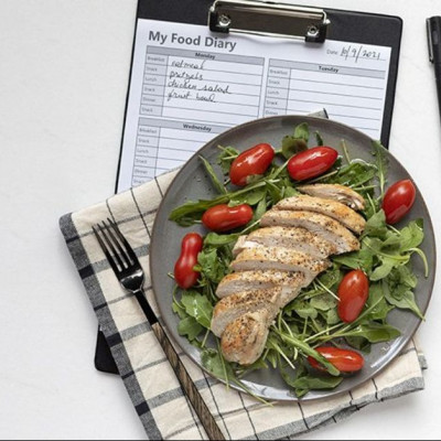 Άκης Πετρετζίκης: 5+1 λόγοι για να γράψετε ένα ημερολόγιο διατροφής!