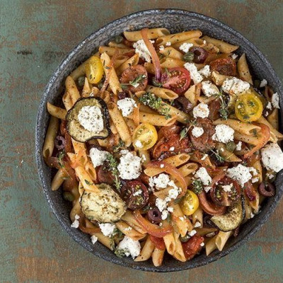 Άκης Πετρετζίκης: Ελληνική μακαρονάδα