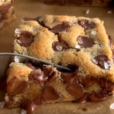 Κάν' το όπως η Kylie Jenner: Τα πιο εύκολα μπισκότα με κομματάκια σοκολάτας που θα λατρέψεις