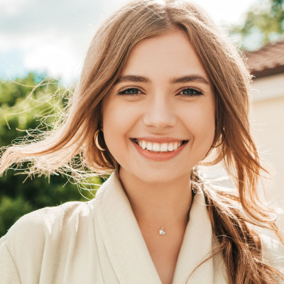 Smile, girl! 7 απίθανα πράγματα που συμβαίνουν σε εσένα και στο σώμα σου όταν γελάς