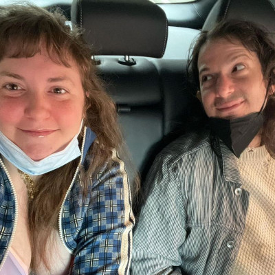 Νέος γάμος στο Hollywood! Η Lena Dunham παντρεύτηκε τον Luis Felder - Ένα story πρόδωσε τον γάμο