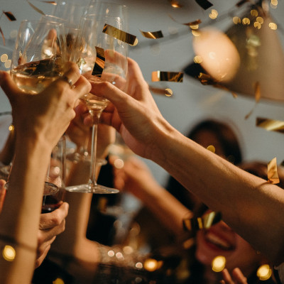 Παντρεύεσαι; 6 πρωτότυπες ιδέες για να υποδεχτείς τους καλεσμένους στη δεξίωση