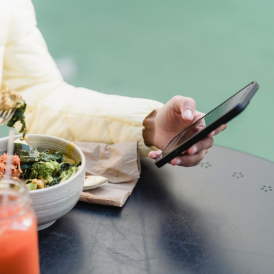 Παγκόσμια Ημέρα Χορτοφαγίας: Τα vegetarian snacks που θα σου λύσουν τα χέρια