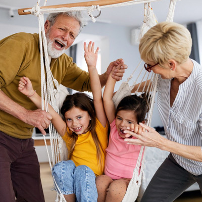 Παγκόσμια Ημέρα Ηλικιωμένων: Χρόνια πολλά γιαγιά και παππού