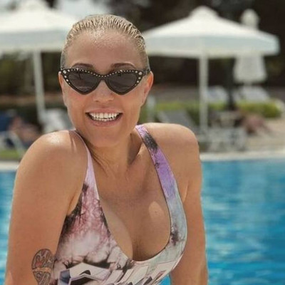 Πηνελόπη Αναστασοπούλου: Θα λιώσεις με την οικογενειακή φώτο από το νέο σπίτι της!