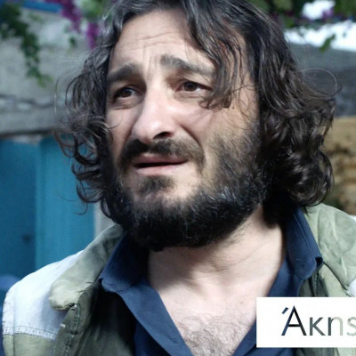 #Καρτ Ποστάλ: Η νέα σειρά της ΕΡΤ έκανε πρεμιέρα και το Twitter αποθέωσε τον Χαραλαμπόπουλο