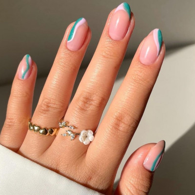 Νegative space nails: Το πιο hot trend στα νύχια για το φθινόπωρο (+10 nail art για να διαλέξεις)