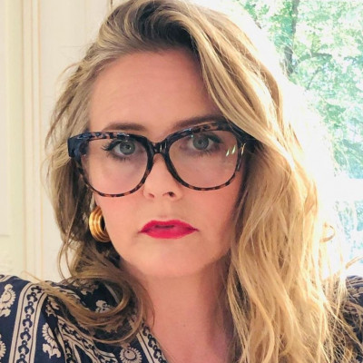 Alicia Silverstone: Η ηθοποιός έγινε μέλος σε... εφαρμογή γνωριμιών