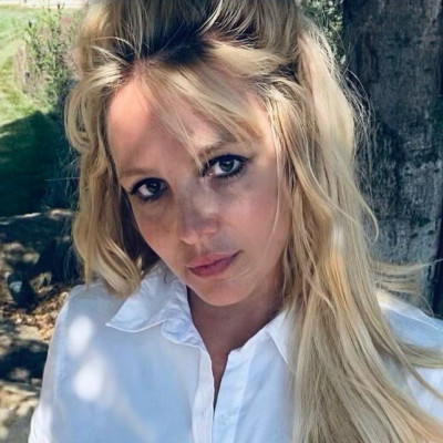 Η Britney Spears κατηγορεί την οικογένειά της ότι δεν έκαναν τίποτα για να τη σώσουν