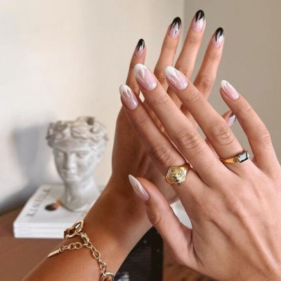Black & white nails: Ο απόλυτος συνδυασμός χρωμάτων θα απογειώσει το μανικιούρ σου