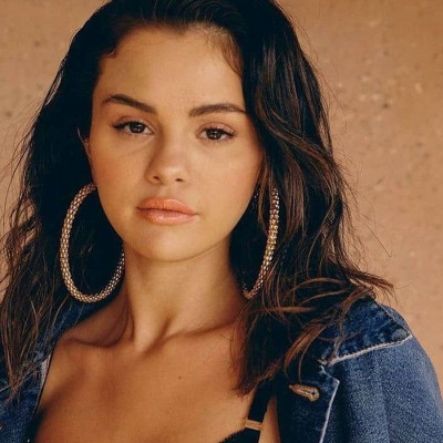 Το beauty trick της Selena Gomez για τα σπυράκια θα... σε σώσει