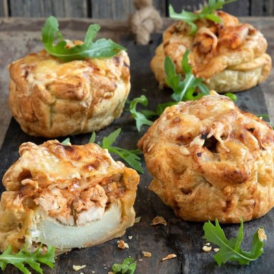 Ακης Πετρετζίκης: Κοτοπιτάκια με αγκινάρες