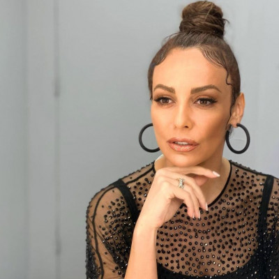 Μπέττυ Μαγγίρα: «Δεν μπορώ να πενθήσω τη μητέρα μου στις κάμερες»