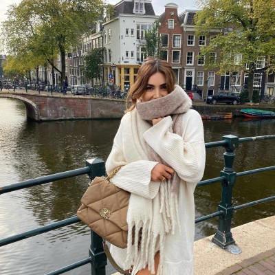 Νομίζεις πως τα neutrals είναι boring; 9 σύνολα θα σου αποδείξουν το αντίθετο