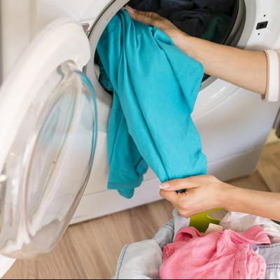 Πώς να μυρίζουν ωραία τα ρούχα στην ντουλάπα