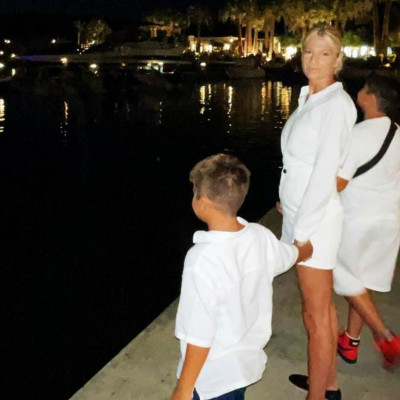 Φαίη Σκορδά: Περήφανη δείχνει το μετάλλιο του γιου της