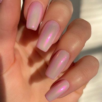 #PearlNails: Τη Δευτέρα θέλουμε λάμψη και περλέ μανικιούρ (+10 για να διαλέξεις)