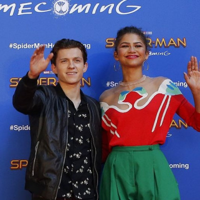 Φήμες θέλουν τη Zendaya και τον Tom Holland να αρραβωνιάστηκαν!