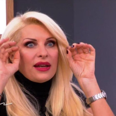 Ελένη Μενεγάκη: «Τα έχασε» on air με την επική ατάκα για την εμφάνισή της - Δεν υπάρχει το σχόλιο!