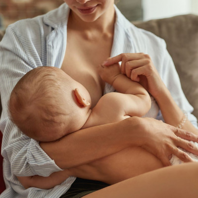 Γιατί ο θηλασμός δεν ωφελεί μόνο το μωρό σου, αλλά και εσένα