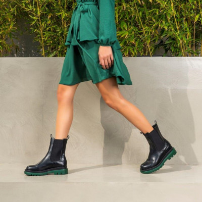 Autumn Essentials: Τα υποδήματα που «ντύνουν» τα βήματά μας με τις κορυφαίες τάσεις της σεζόν